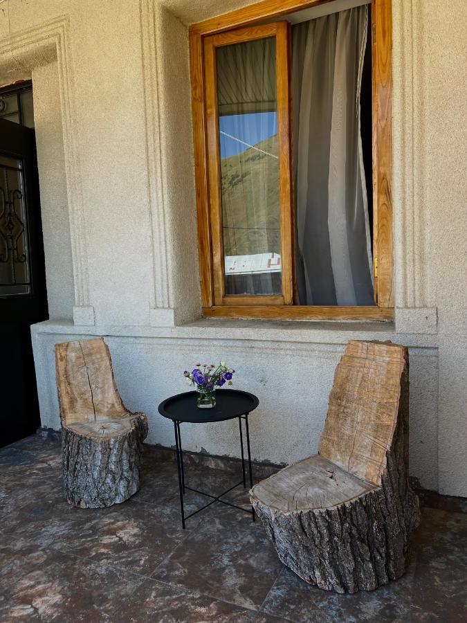 Guesthouse Kostava 72 Kazbegi Exterior foto